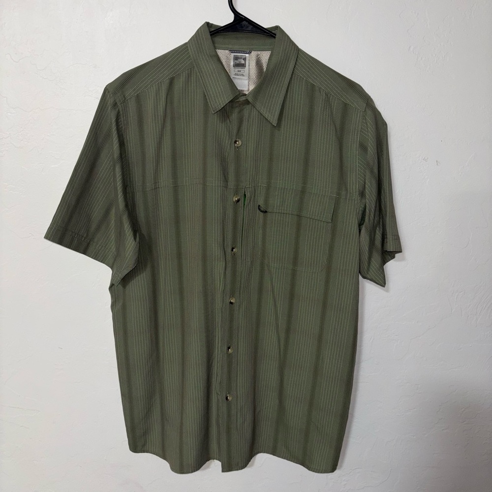 The North Face Medium Men’s Short Sleeve Button Down